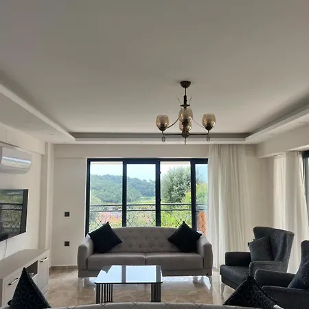 Villa Safir *